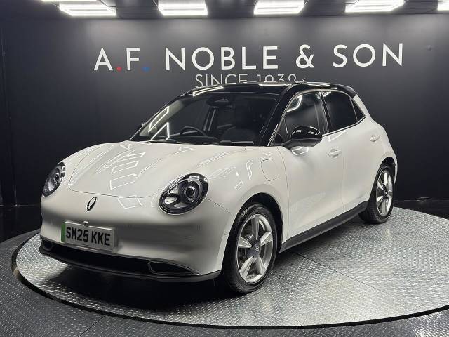 Gwm Ora 03 63kWh PRO Hatchback 5dr Electric Auto (171 ps) Hatchback Electric Moonlight White / Starry Black Roof